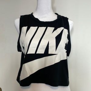 Nike Crop T-shirt
